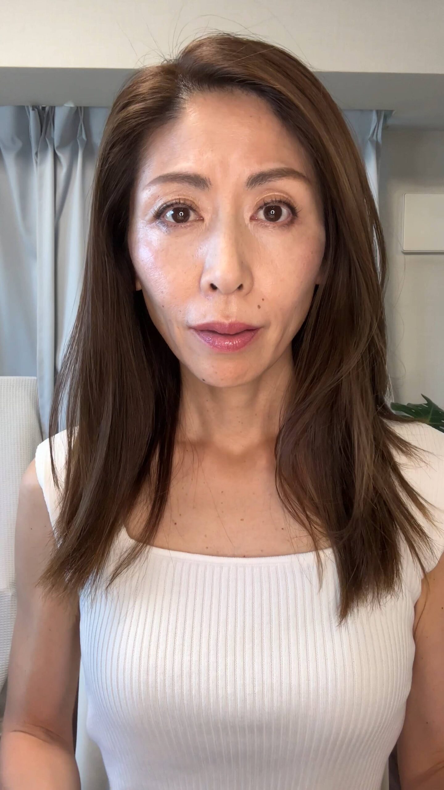 表情｜女性_40代_悲しむ女性