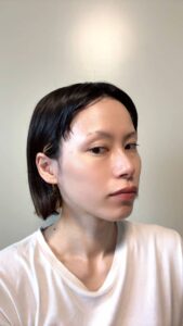 美容系｜メイクをする女性(1)