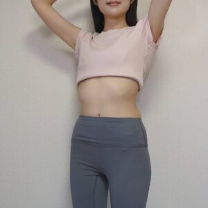 ダイエット｜ウエストに満足する女性