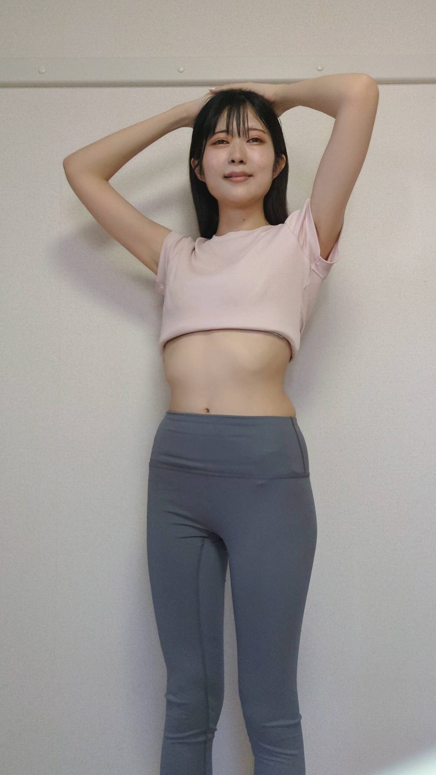 ダイエット｜ウエストに満足する女性