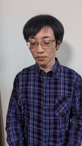 スマホ通知を見て驚き→笑顔｜マッチングアプリ｜デート