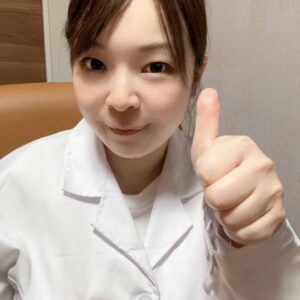 白衣ドクター｜グッドポーズをする女性｜医者