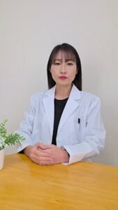 白衣医者｜NGポーズをするドクター