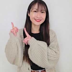 チェックしてね(右)女性｜ポーズ