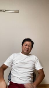 悔しがる男性｜日常｜怒り