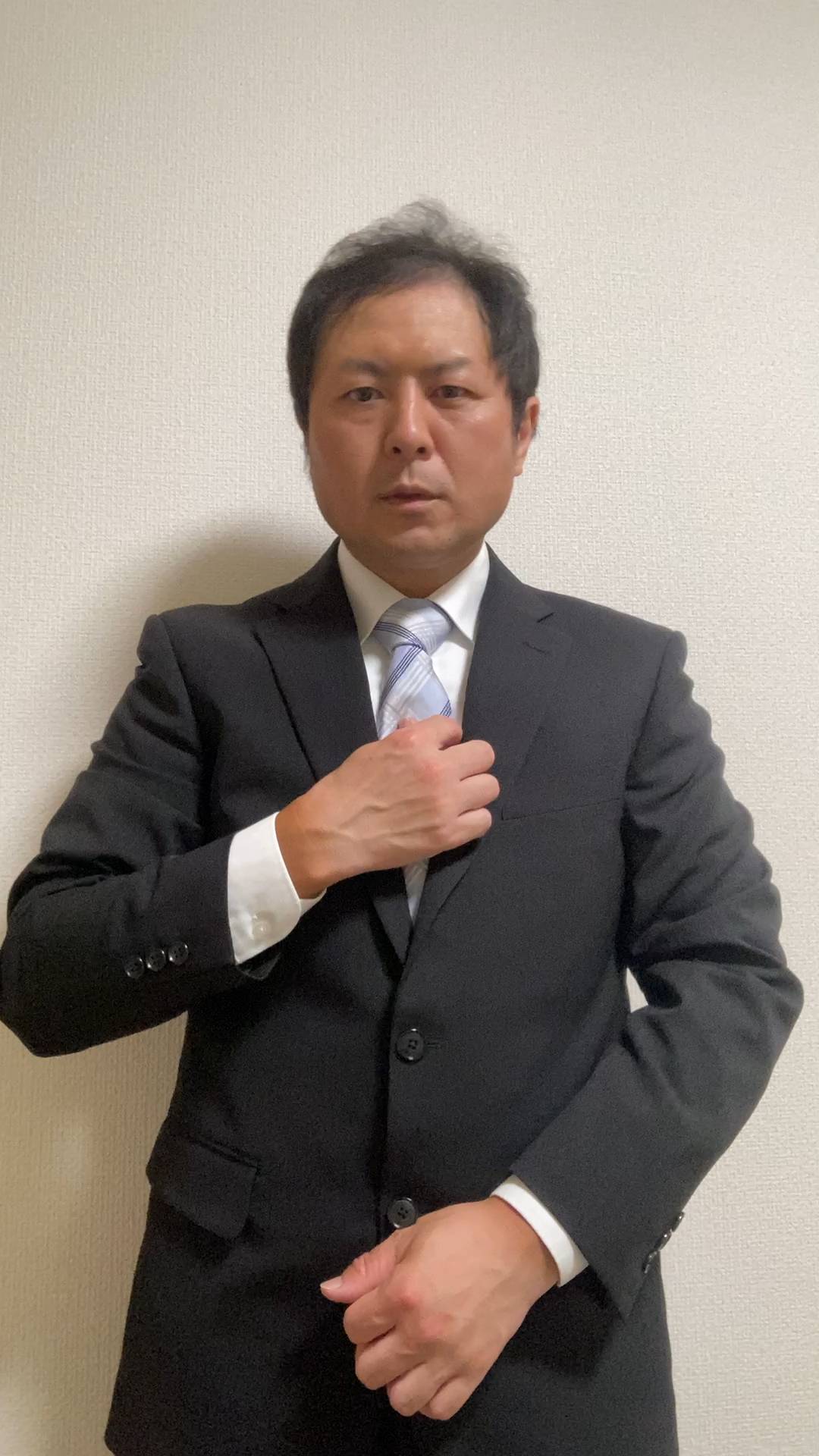 スピーチをする男性｜結婚式｜宴会