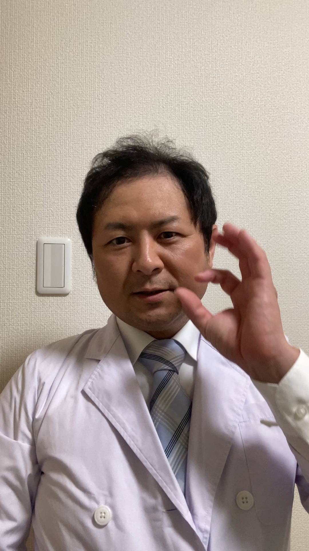 グットを出す男性の医者｜ダイエット｜育毛｜病気