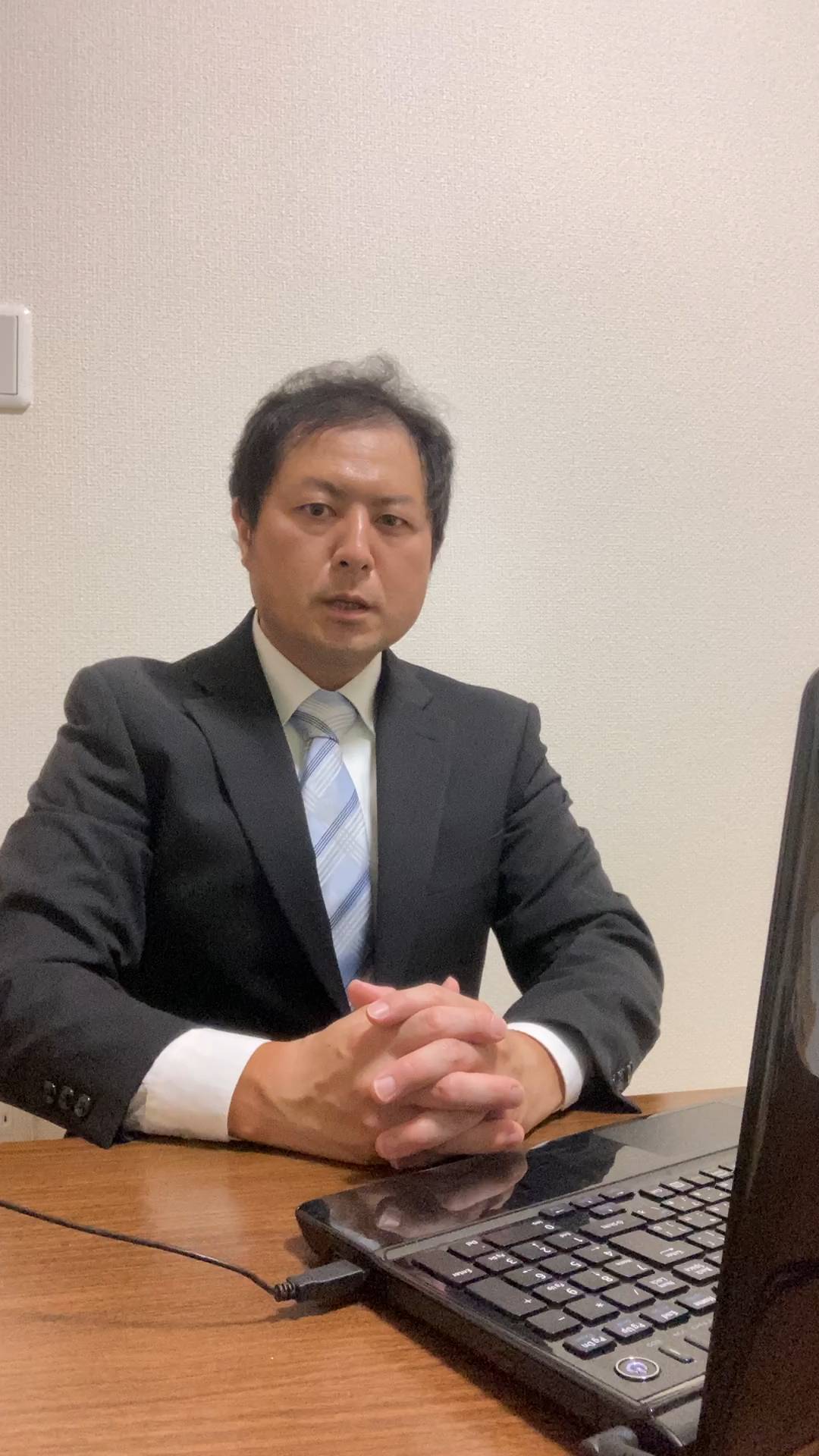 アドバイスをする男性｜アドバイス｜上司｜仕事