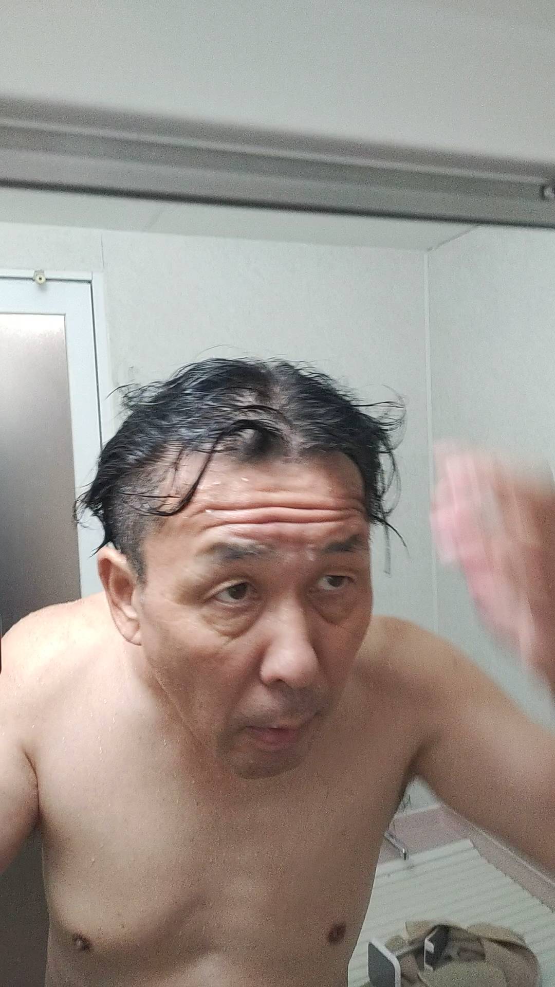 髪に悩みのある男性｜髪｜薄毛