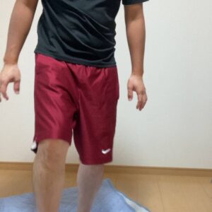 筋トレをする男性｜ダイエット｜筋トレ