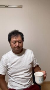 薬を飲む男性｜薬｜病気