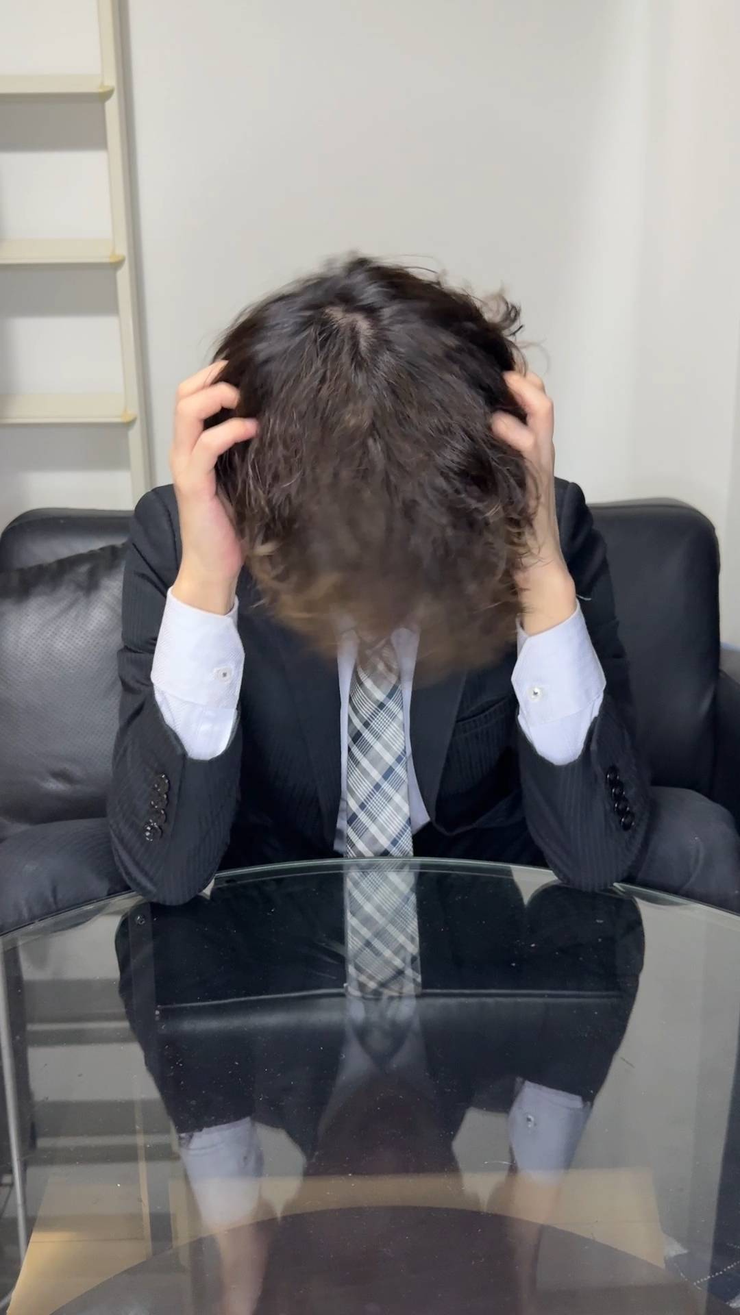 仕事でミスをした男性｜ストレス