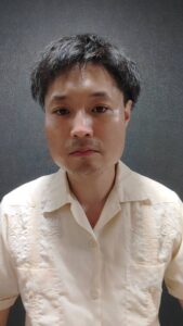 生え際を気にする男性｜薄毛｜悩み