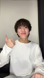 Goodを出す男性｜OK