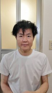 髪を乾かす男性｜毛