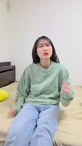 駄々こねる女性｜ポーズ｜失恋｜マッチング