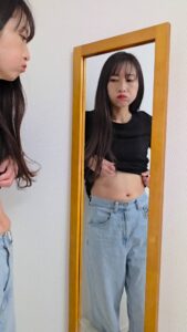 肥満に悩む女性｜ダイエット｜スリム｜美容｜太ってる｜デブ｜ぽっこり