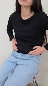 贅肉が気になる女性｜ダイエット｜スリム｜美容｜ぽっちゃり｜肥満｜デブ