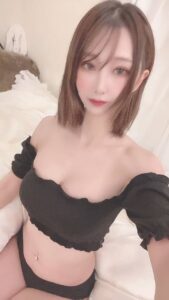 水着の自撮りを撮る女性｜水着｜夏｜美容