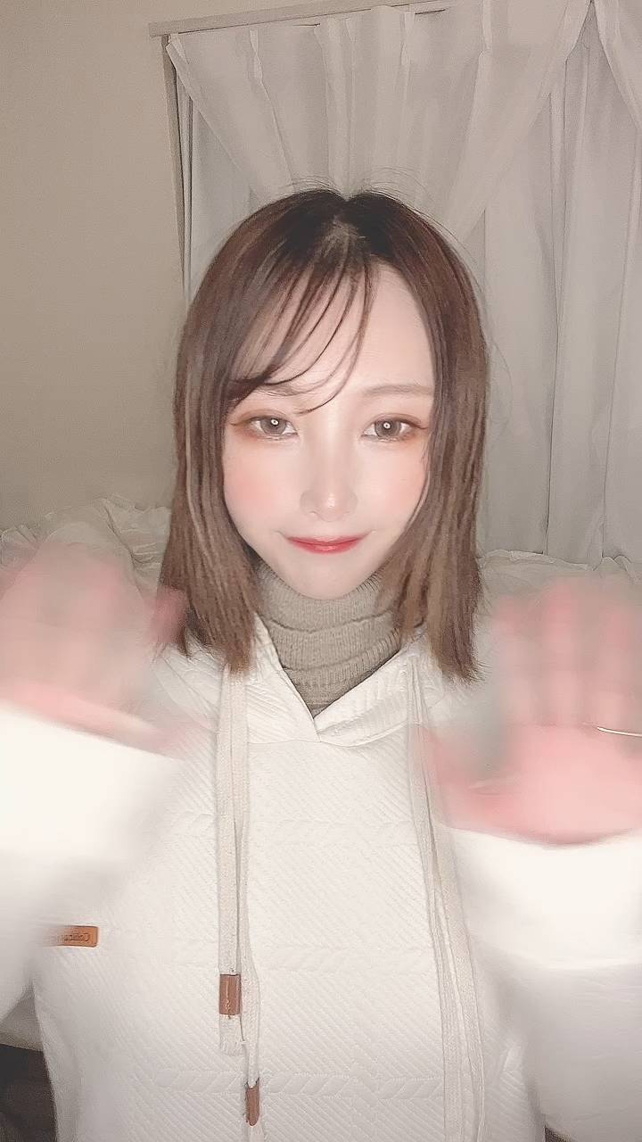 動画を撮る風に手を振る｜動画撮影｜TikTok