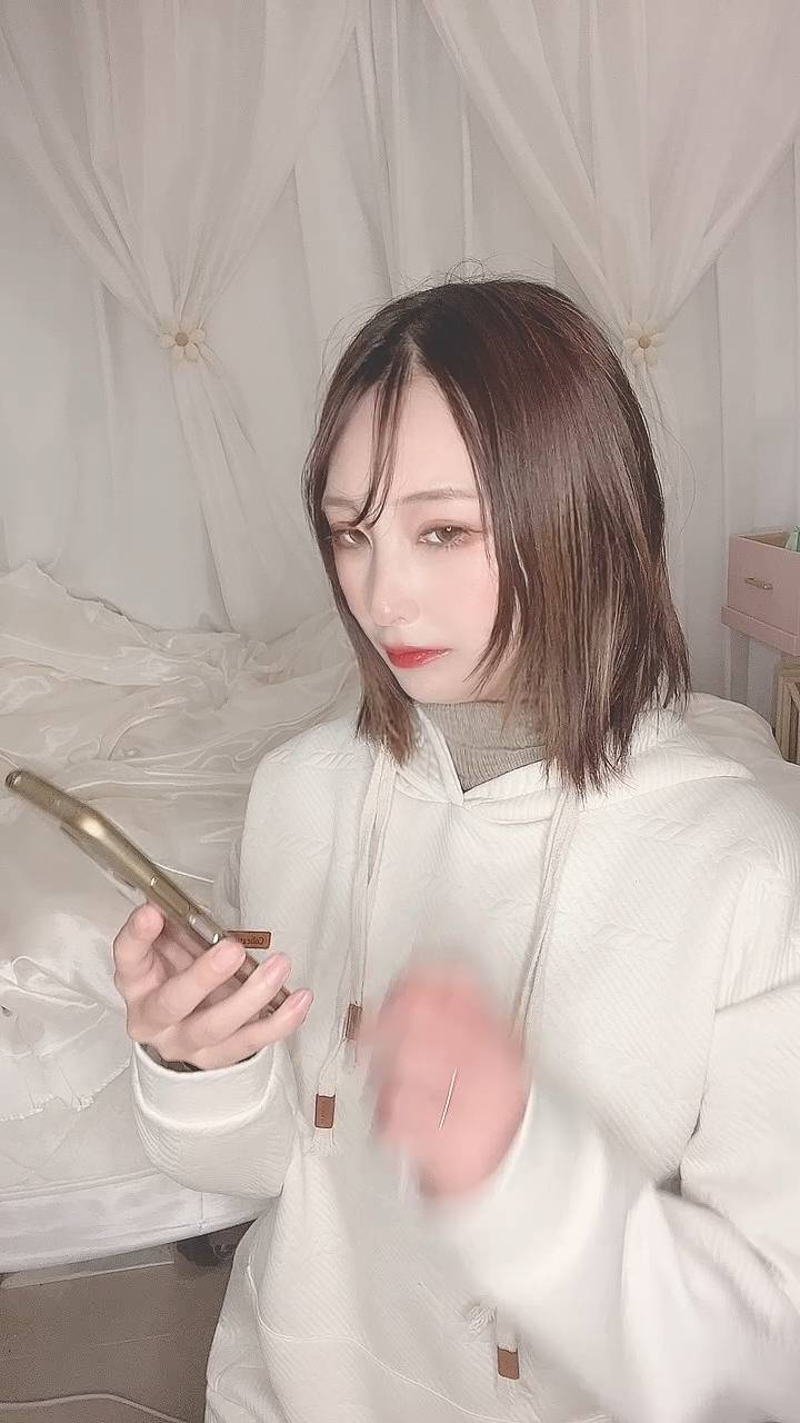 スマホを見て驚くリアクション｜日常｜表情