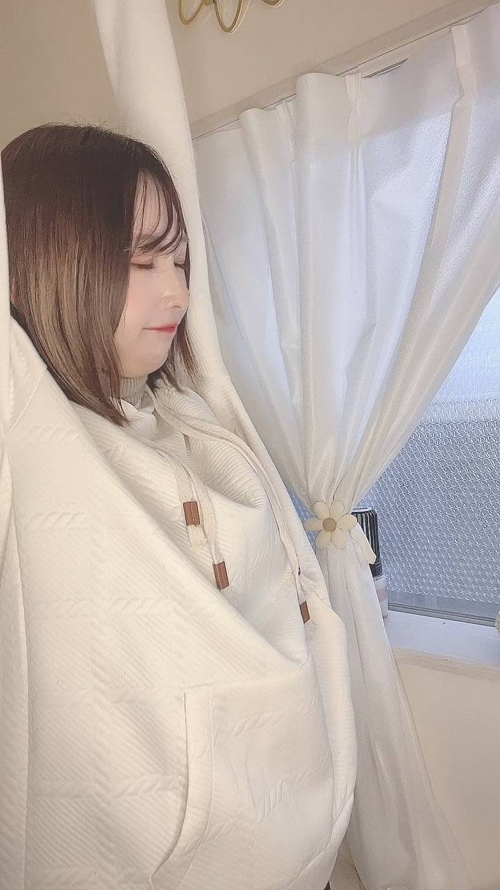 朝日を浴びて伸びをする女性｜Vlog｜日常