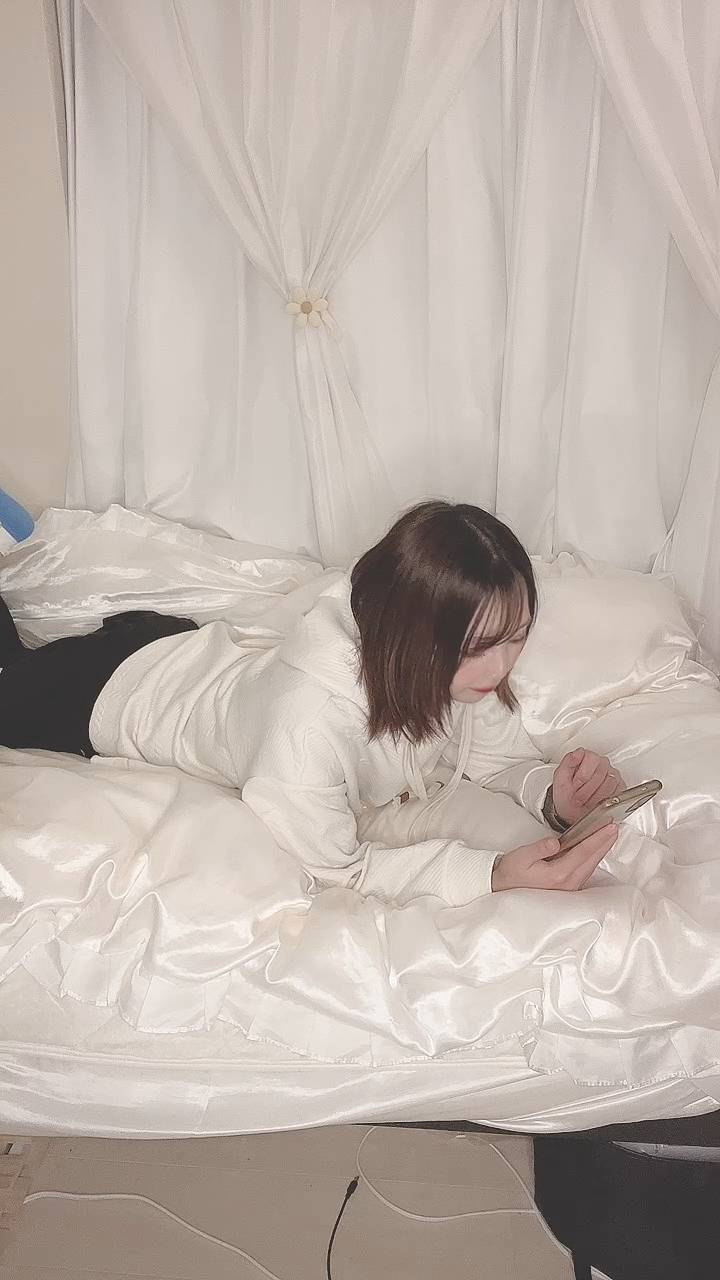 友達と通話して笑う女性｜彼氏目線｜日常