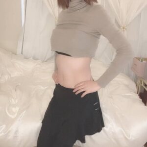 鏡越しに自撮りする女性｜ウエスト｜ダイエット