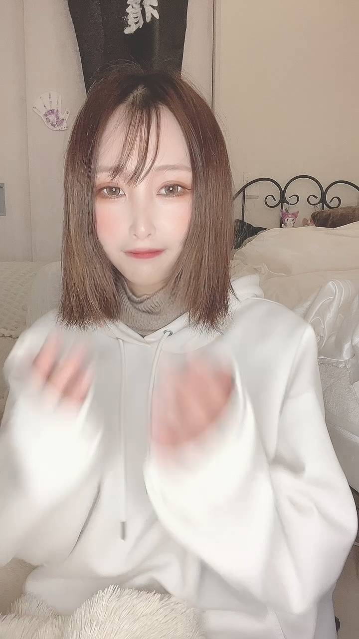 顔を覆って照れる｜恋愛｜彼氏目線｜デート