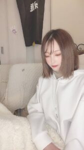 うつむき→笑顔に変わる演技｜ビフォー｜アフター｜広告