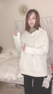 注目　指さし　左右パターン｜広告