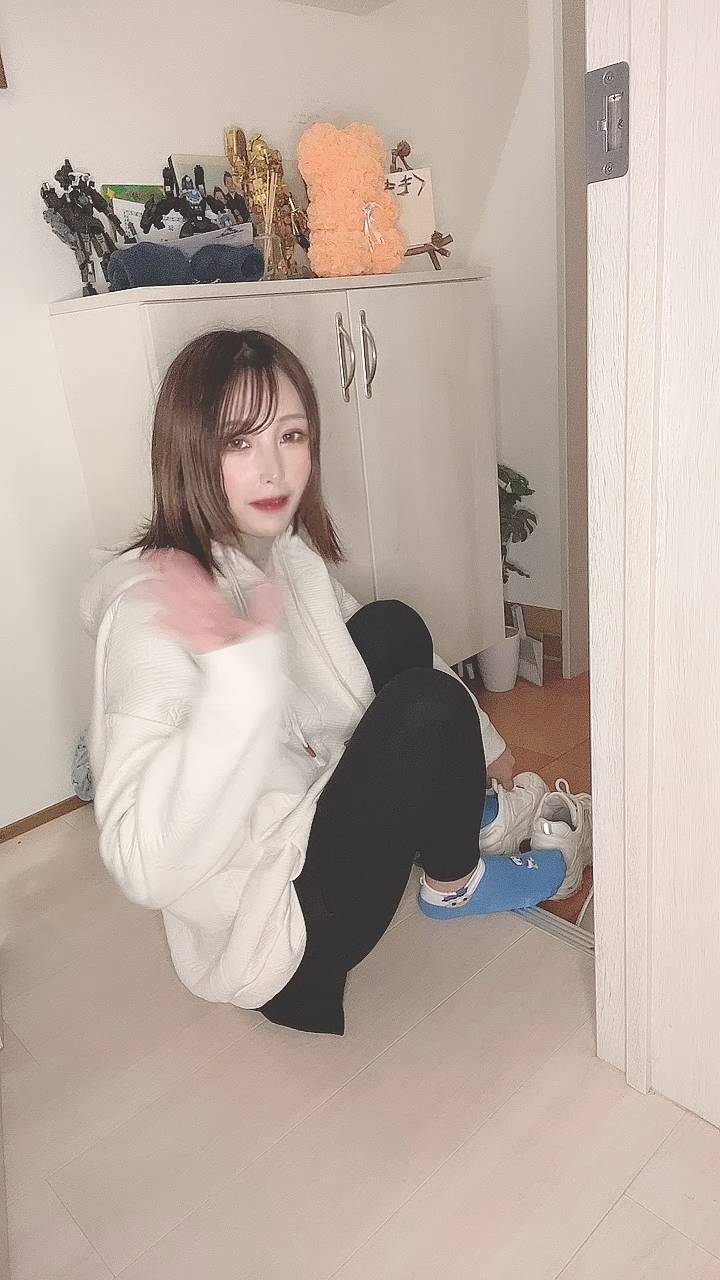 出かける女性｜彼女風｜外出