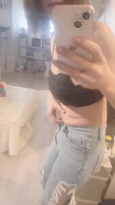 お腹をつまむ女性｜正面｜横｜後ろ