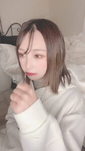 朝の支度をする女性｜準備｜デート