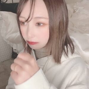 朝の支度をする女性｜準備｜デート