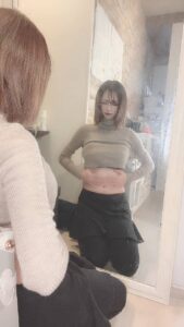 スタイルに少し不満けがある女性｜ダイエット