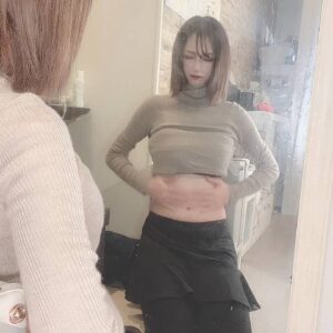 スタイルに少し不満けがある女性｜ダイエット