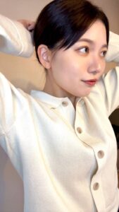 髪を軽く整えてキメ顔｜日常｜彼氏目線