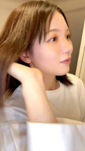 髪がサラサラな女性｜ヘアケア｜美容