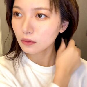 ドライヤーをする女性｜ドライヤー｜お風呂｜シャワー