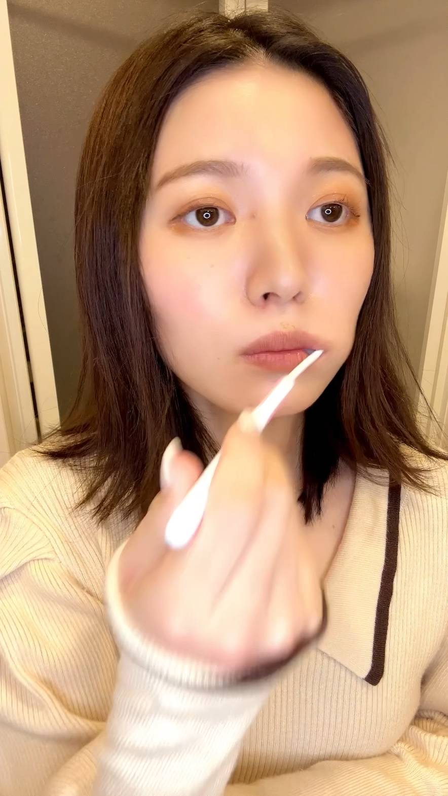 歯磨きをする女性｜歯磨き｜歯ブラシ