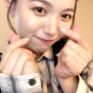 指でハートを作る笑顔｜日常｜指ハート｜笑顔｜彼氏目線