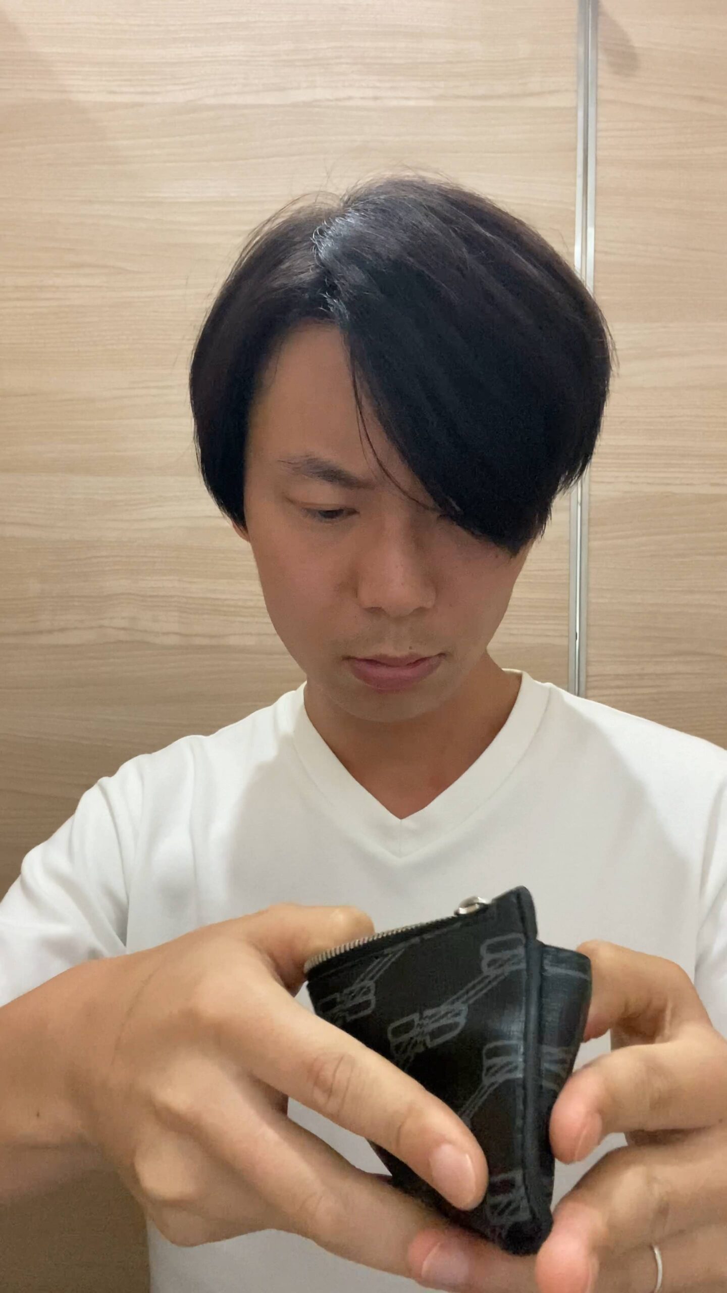 金欠で借金する1歩手前の20代若者男性｜投資｜副業｜借金｜ギャンブル｜金欠