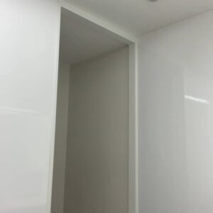 ちょっと待った！とする男性｜広告素材｜おすすめ