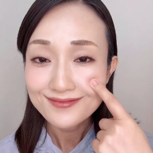 すべすべ肌をアピール｜スキンケア｜美容