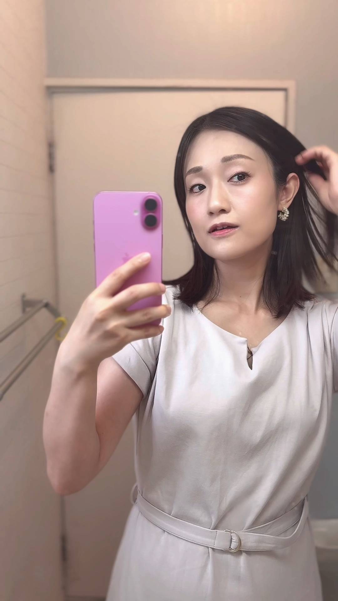 お出かけ前に鏡でチェック｜身だしなみ