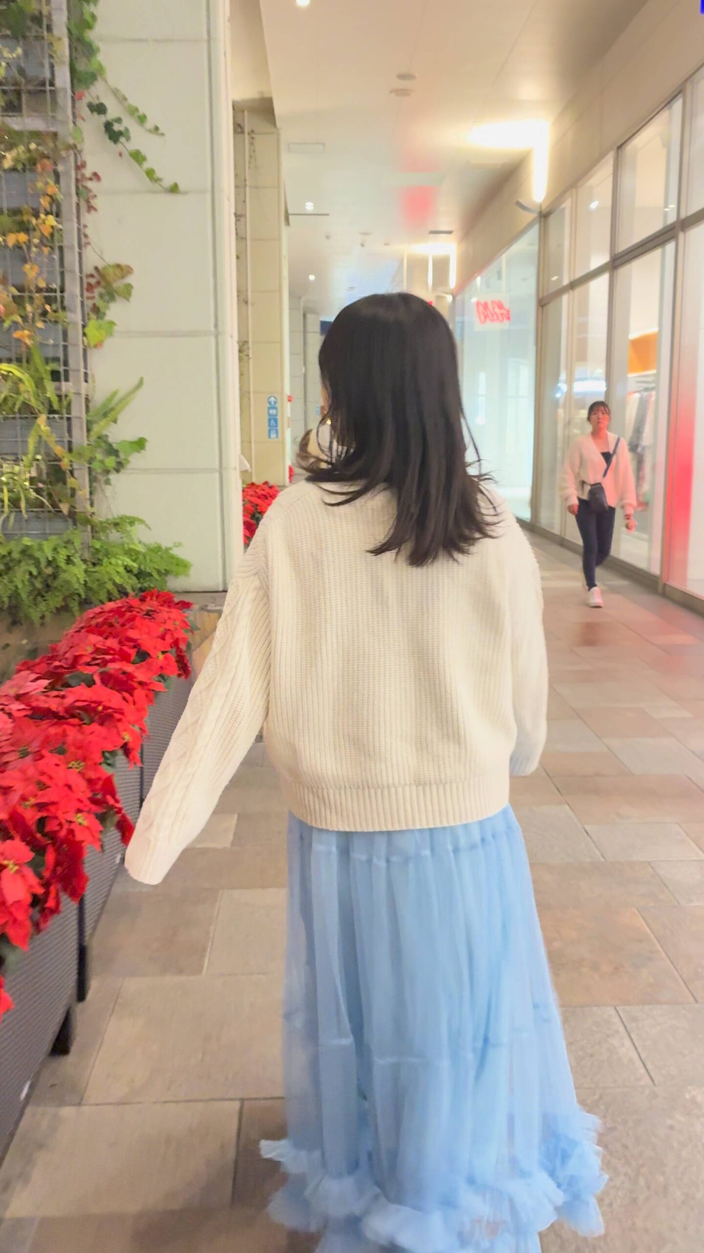 彼氏目線　振り返る女性｜デート｜日常