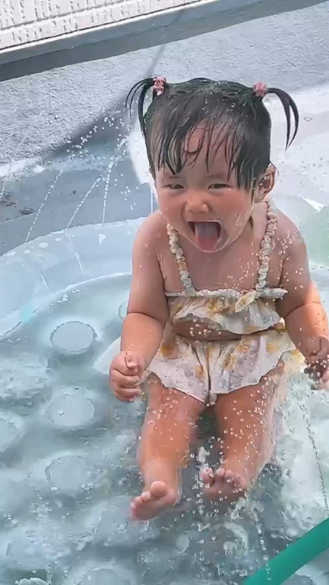 子供と水遊びプール｜育児｜子供｜幼児｜小学生｜子育て