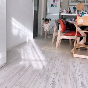 子供が駆け寄ってくる｜育児｜子供｜幼児｜小学生｜子育て