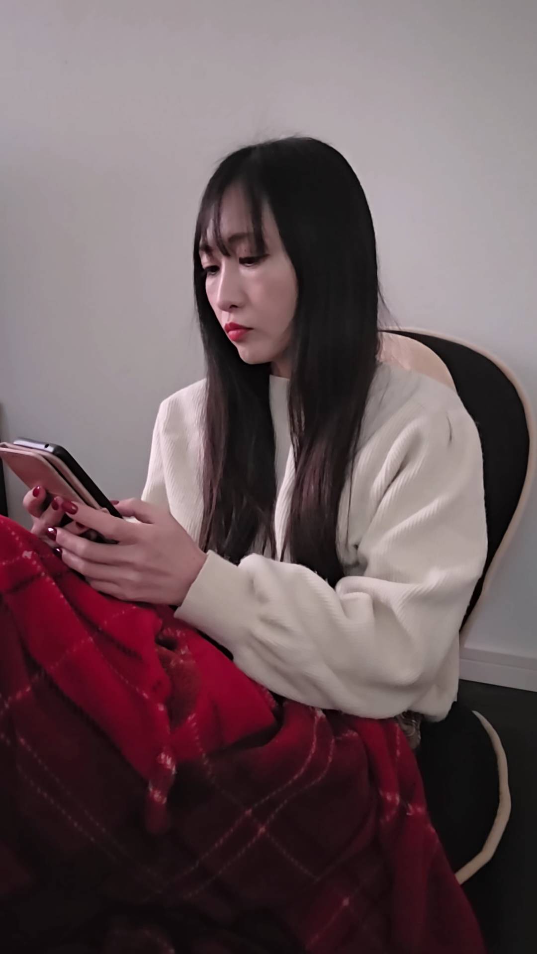 「誰か話聞いてくれないかなー...」｜セリフあり｜声あり｜マッチングアプリ｜スマホ｜出会い